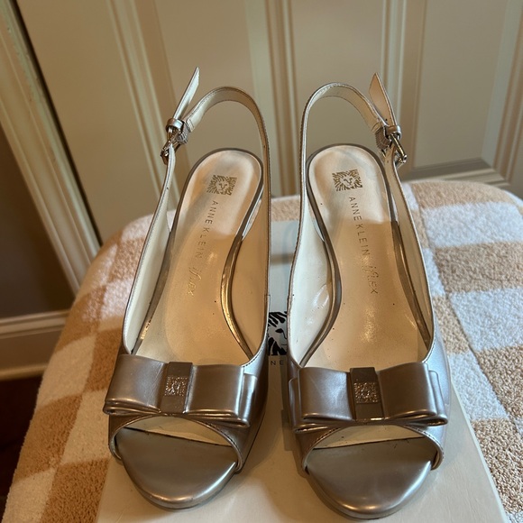 Anne Klein Metallic Gold Peep-Toe Heels - Picture 1 of 6